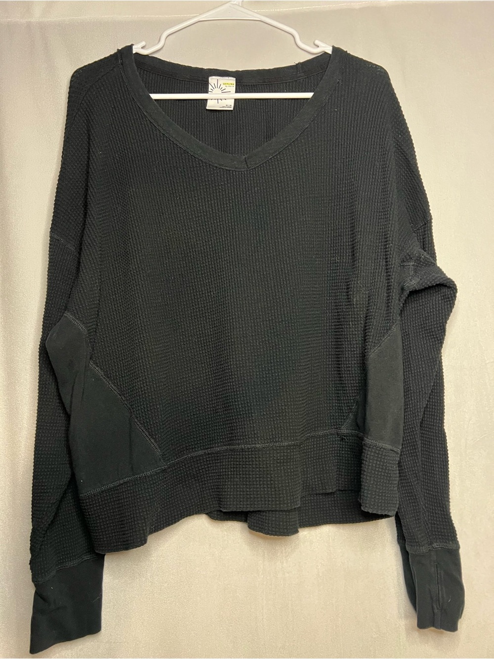 Offline by Aerie Medium Black Waffle-Knit V-Neck Pullover PTP 28”